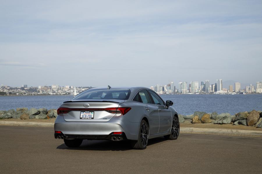  Toyota Avalon XSE 2018 года  (фото 14 из 28)